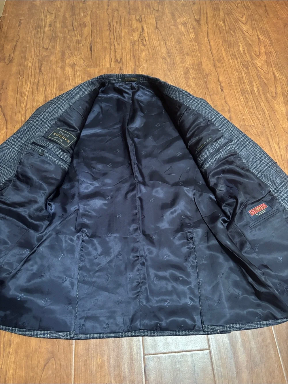 Jos. A Bank Reserve Glen Check Plaid DV Blazer